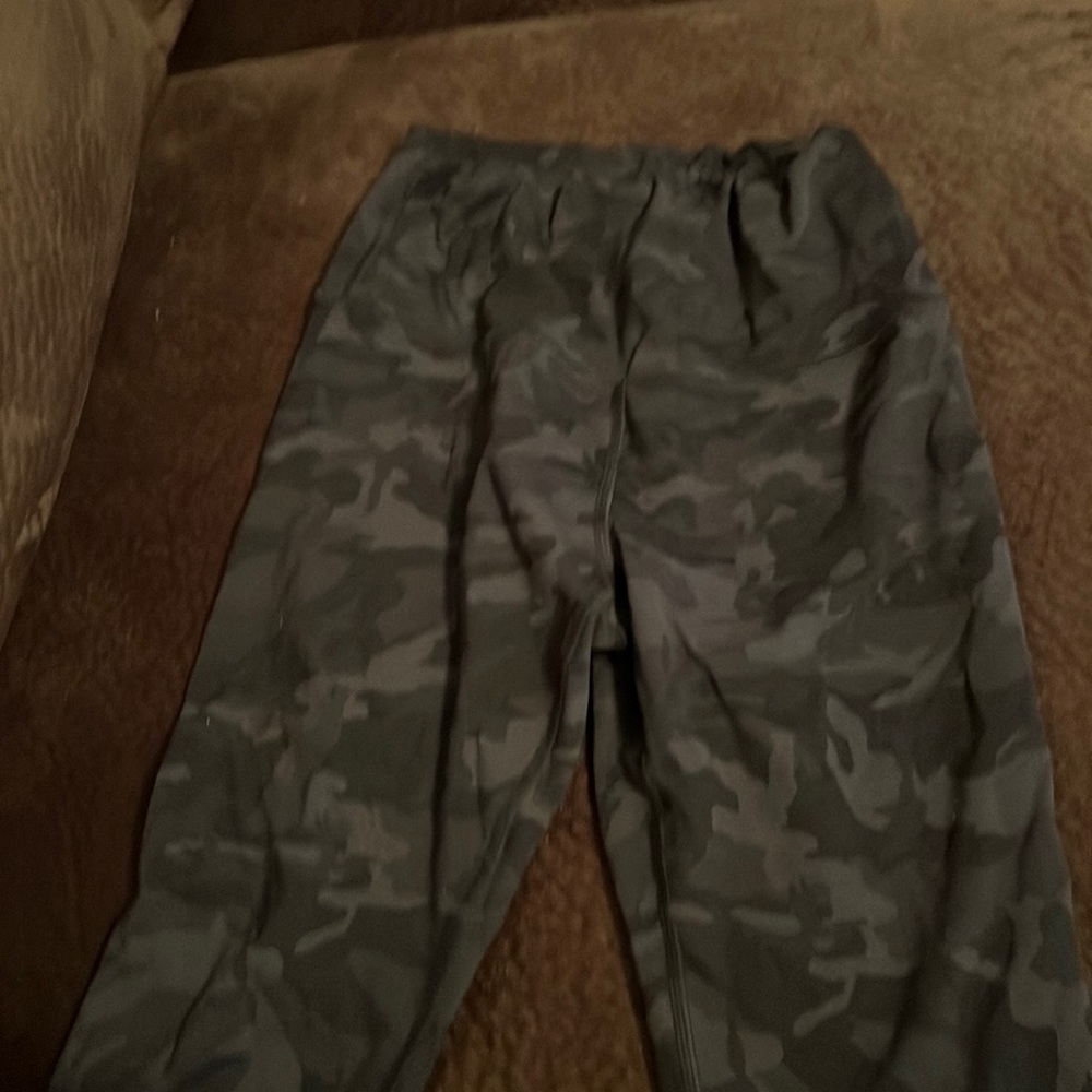 Black camouflage Lululemon leggings